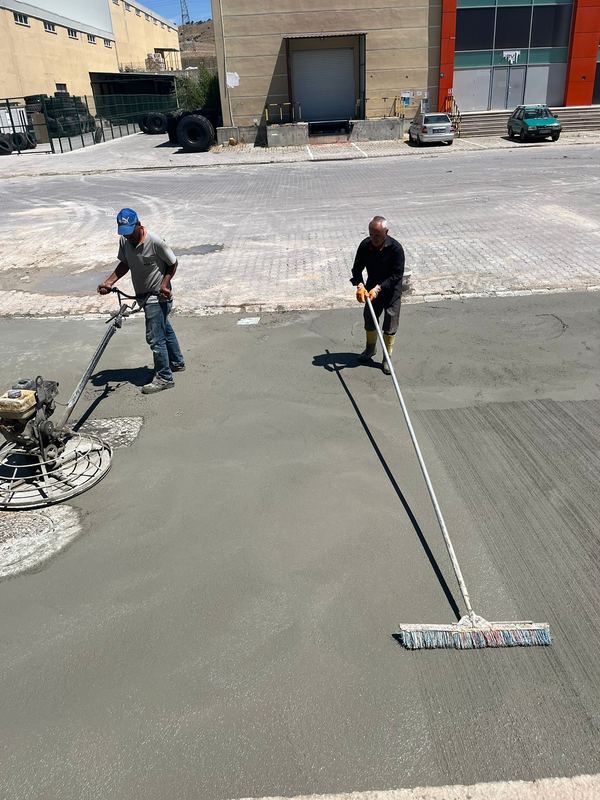 Endüstriyel zemin betonu uygulaması