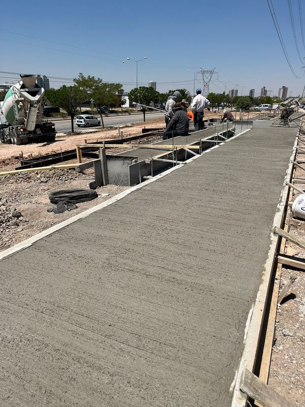 Saha betonu döküm çalışması